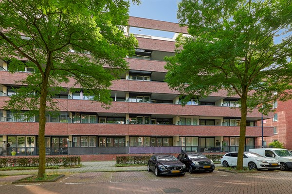 Under offer: Johan Hofmanstraat 227, 1069 KD Amsterdam